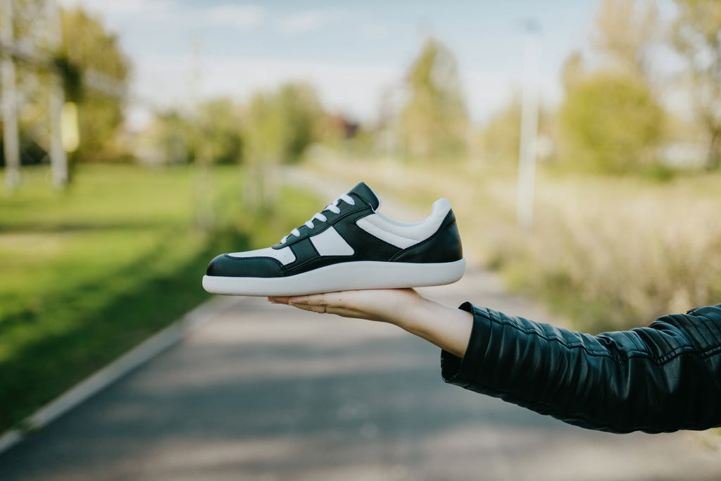 Sneakers Yuva Comfort – Black & White 3.0