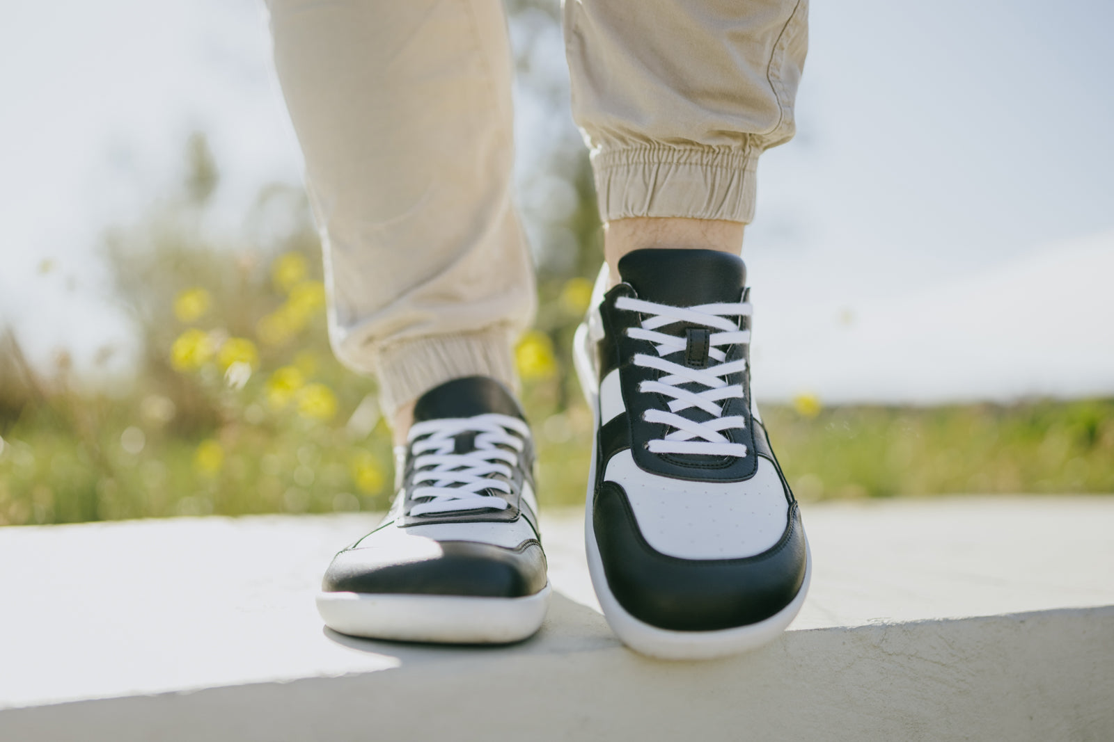 Barefoot Sneakers Yuva Black & White