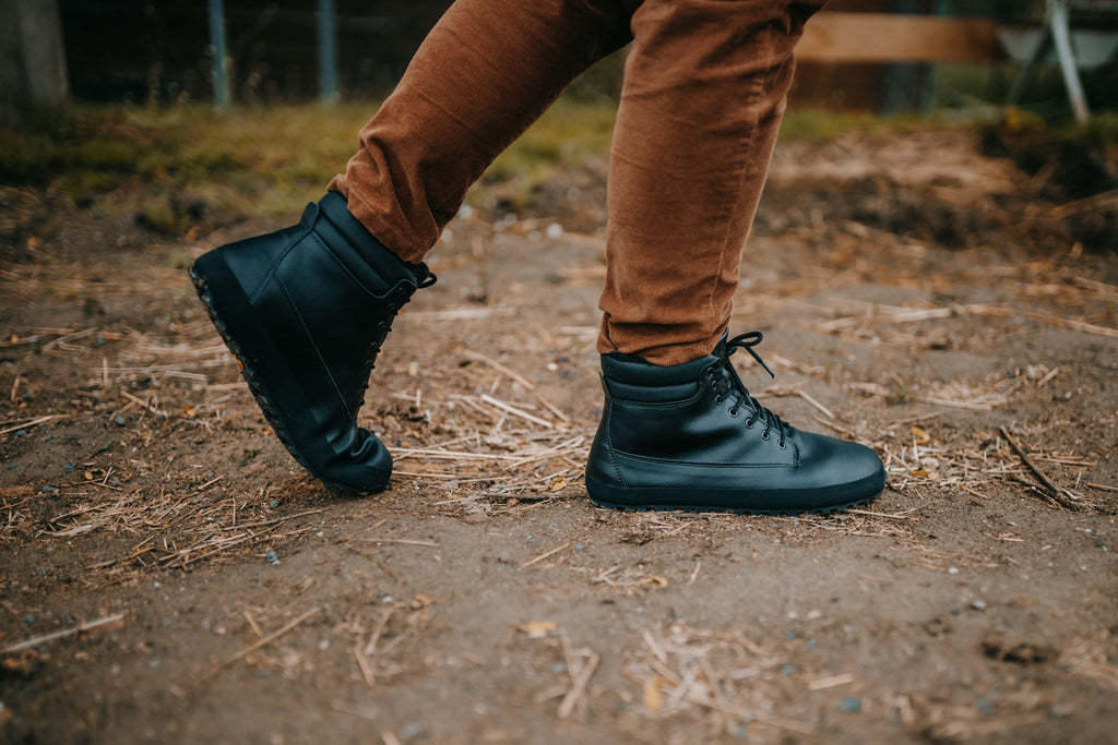 winter barefoot boots Shuma Winter black