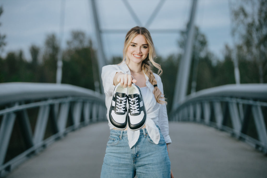 Barefoot Sneakers Yuva Black & White