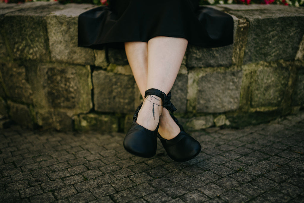 Barefoot dress shoes Chic black