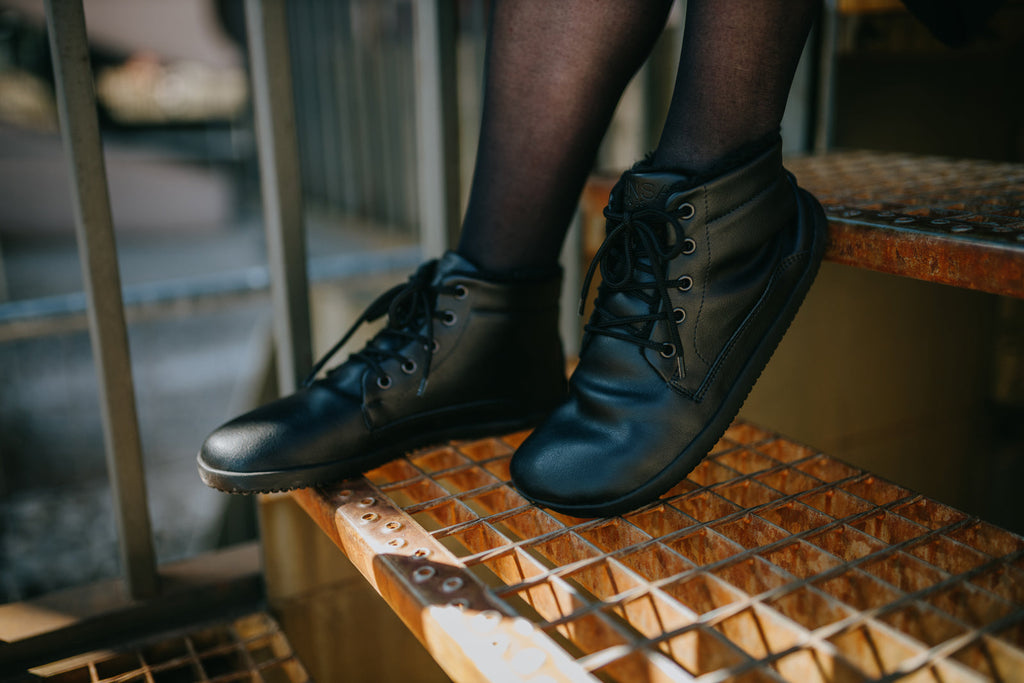 winter barefoot boots Sundara Winter black
