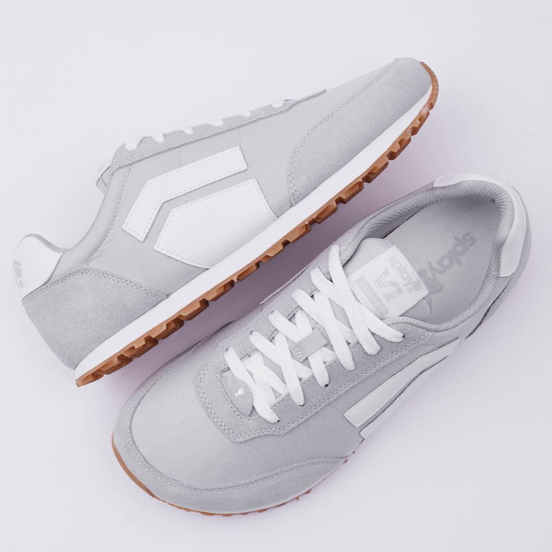 RUNNER V1 Relay Grey '26