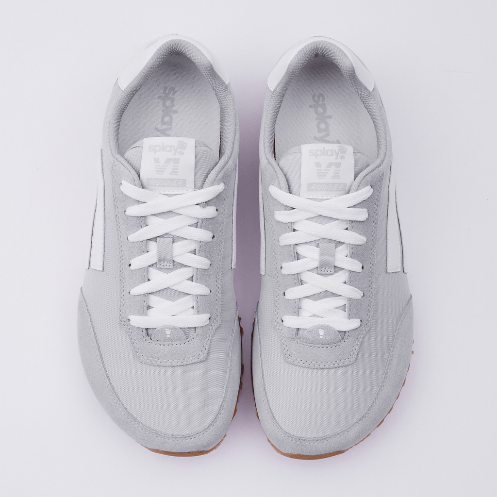 RUNNER V1 Relay Grey '26