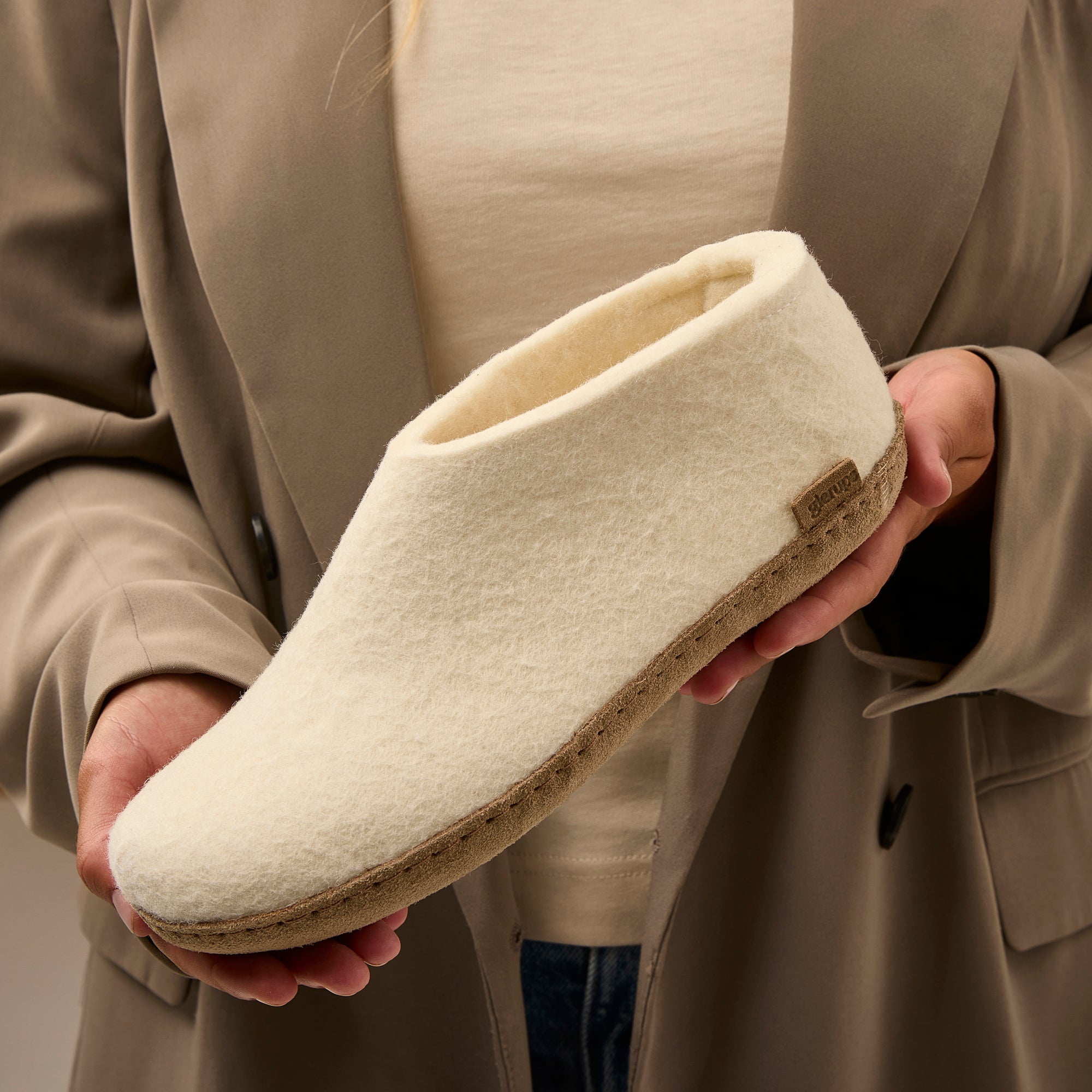 Shoe with leather sole - Off white