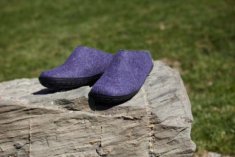Slip-on with natural rubber sole - black - Purple