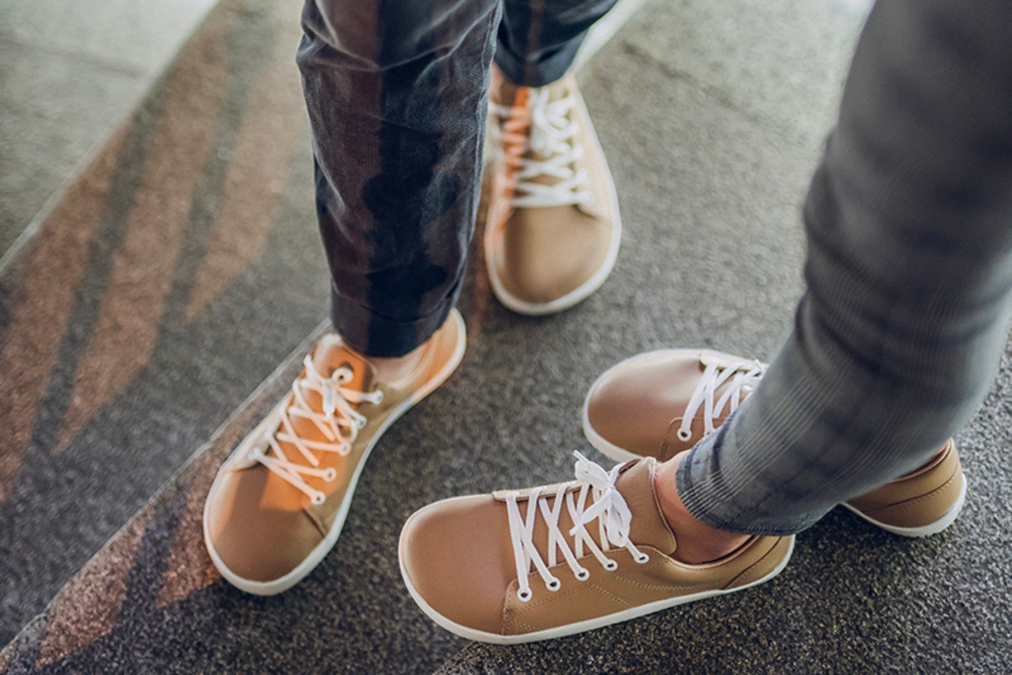 Vida Comfort beige sneakers